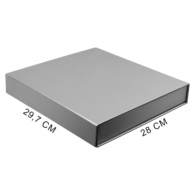 Подарочная коробка, размер 29,7*28,0*4,5 см, Solution Prestige Magnum Linen с магнитным клапаном под индивидуальную вырубку, серебристая, с бежевым ложементом с логотипом
