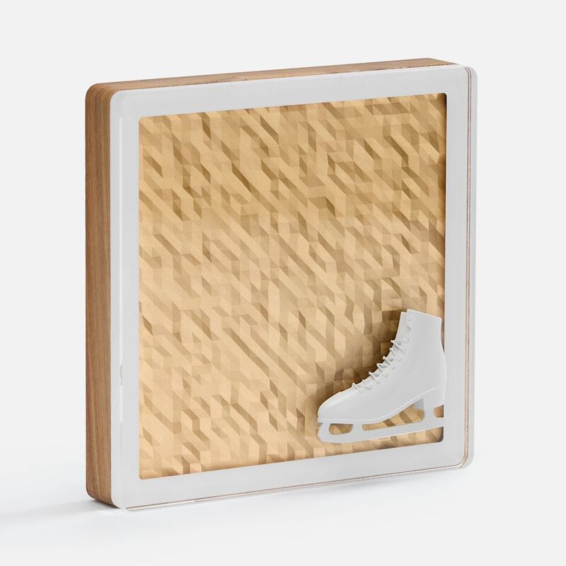 Плакетка Goldwin c 3D-элементами с логотипом