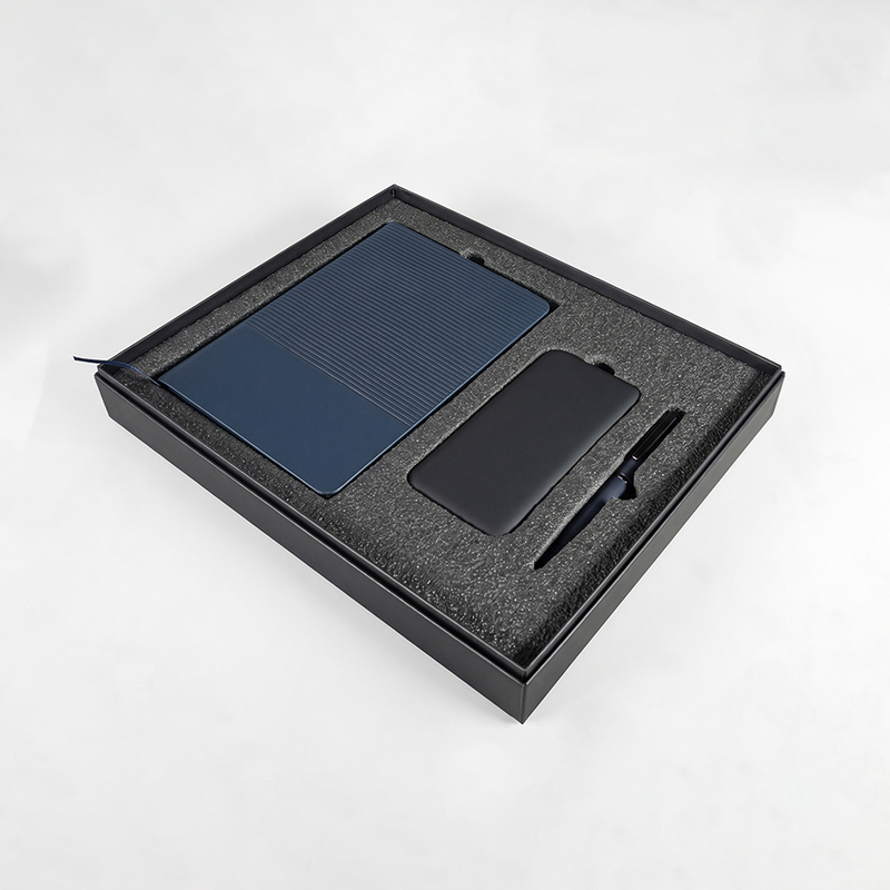 Набор подарочный RIFF: ежедневник, ручка и power bank в коробке с ложементом с логотипом