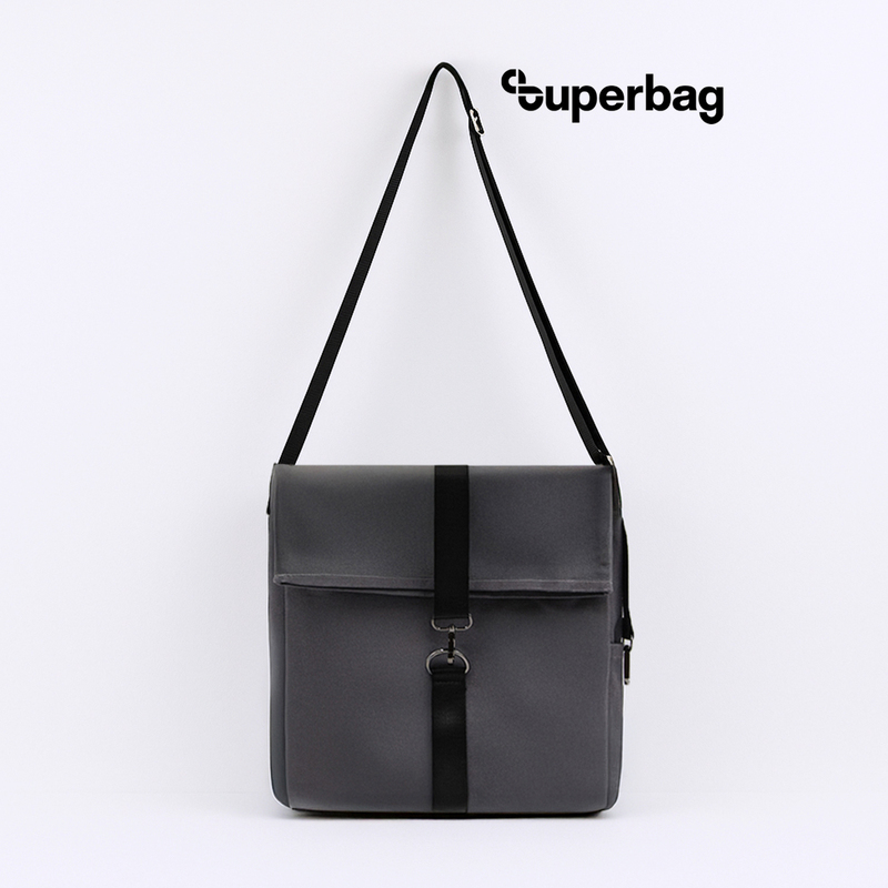 Шоппер Superbag Companion, с тремя отделениями, боковым креплением (карабин) и карманом (серый с черным) с логотипом