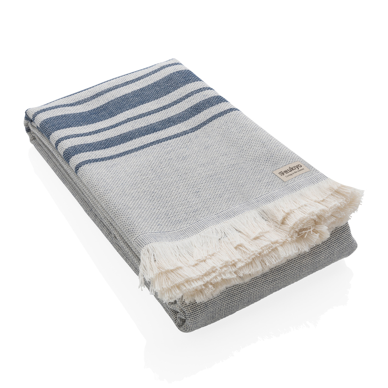 Накидка Ukiyo Yumiko из переработанного хлопка AWARE™, 100x180 см с логотипом
